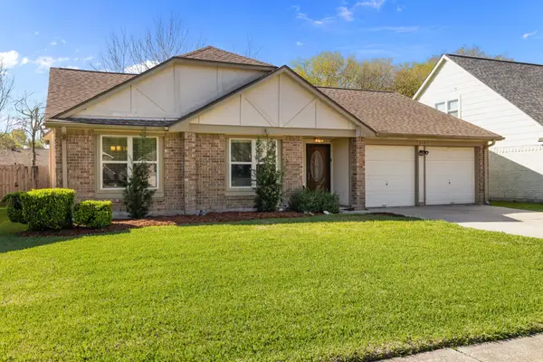 2785 Pinewood Drive, League City, TX 77573