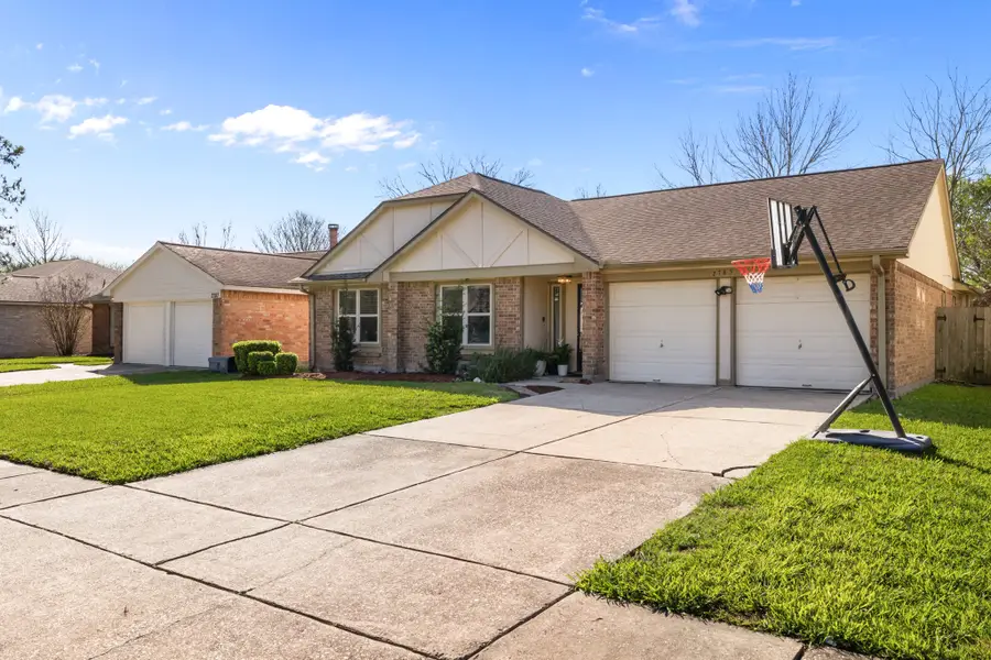 2785 Pinewood Drive, League City, TX 77573 - #2