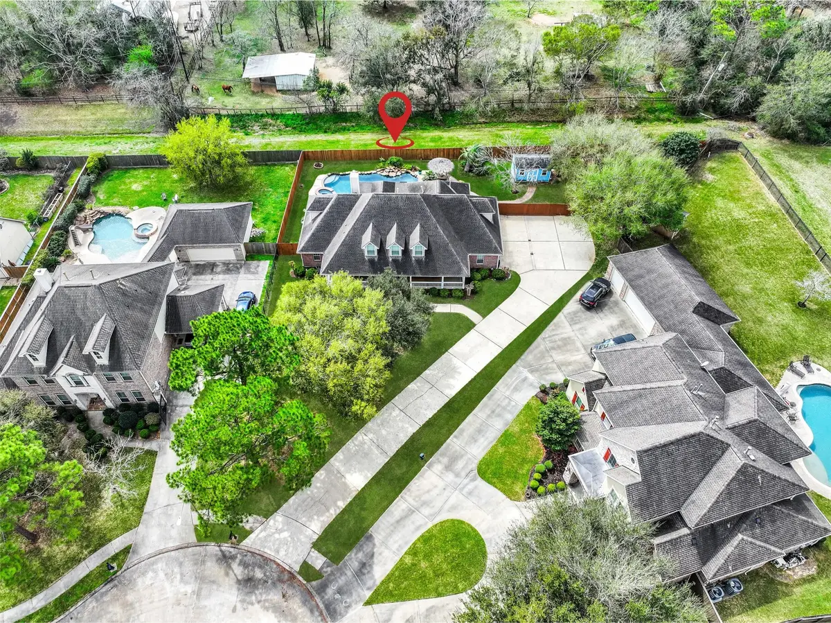 18 Falling Leaf Court, Friendswood, TX 77546 - #1