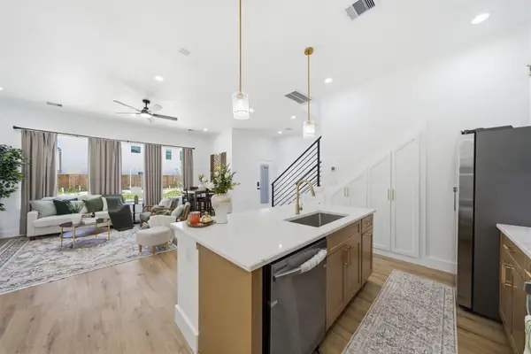 8902 Knoll Leaf Drive, Houston, TX 77080