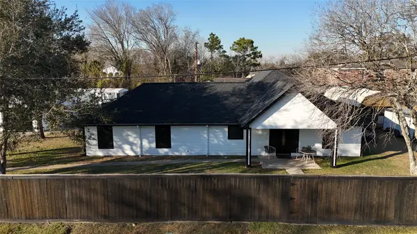 125 Broadmore Drive, Fresno, TX 77545