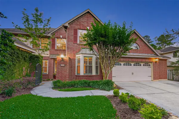 10 Mirror Ridge Drive, The Woodlands, TX 77382