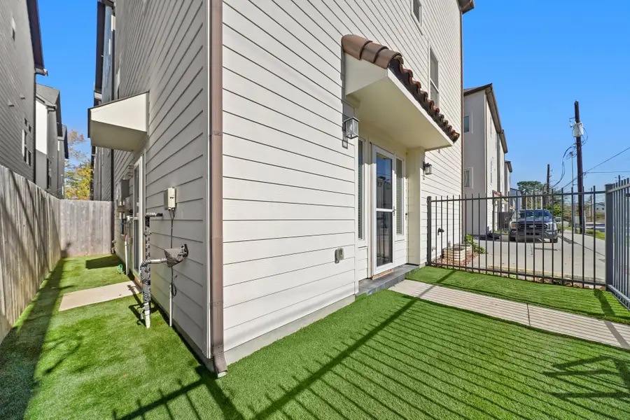 882 Wakefield Drive #C, Houston, TX 77018 - Image #2