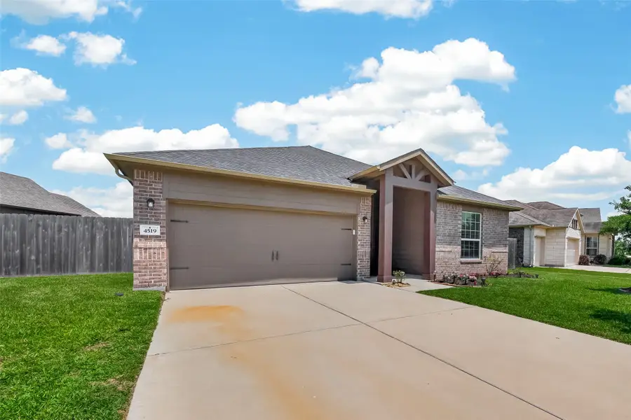 4519 Crescent Lake Circle, Baytown, TX 77521 - #3