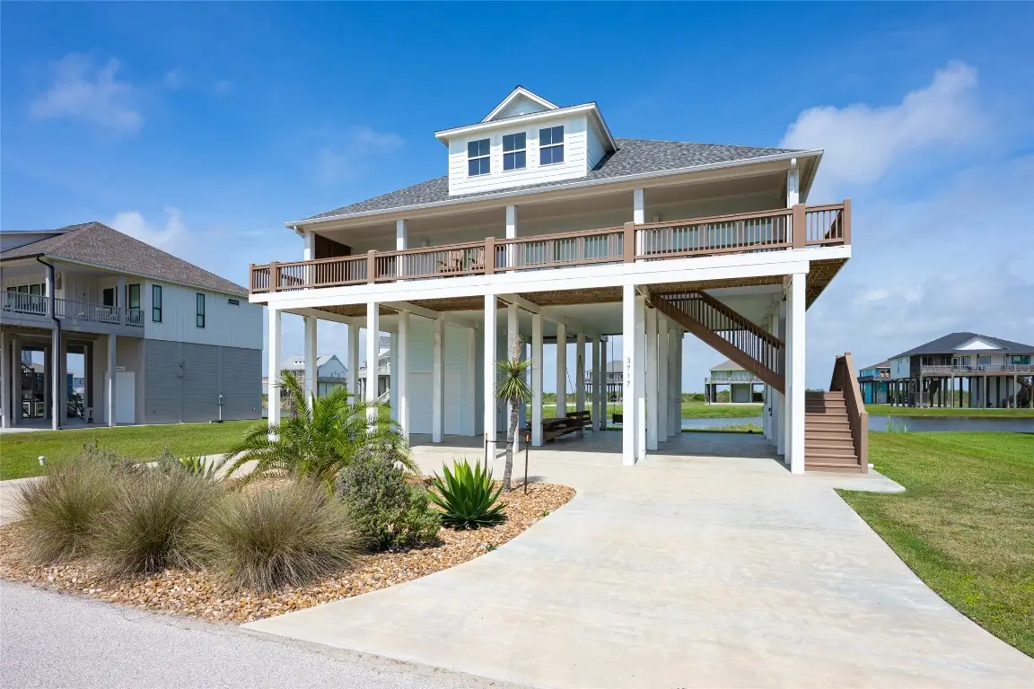 3717 Biscayne Beach Road, Crystal Beach, TX 77650 - #1