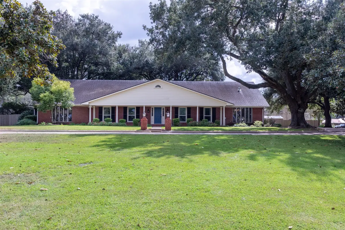 1426 Park Lane, Wharton, TX 77488 - Image #1