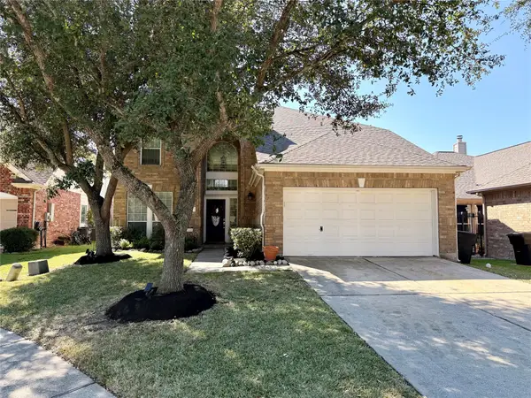 317 Marina Oaks Court, Kemah, TX 77565