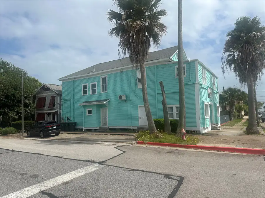 2025 Avenue N 1/2, Galveston, TX 77550 - #2