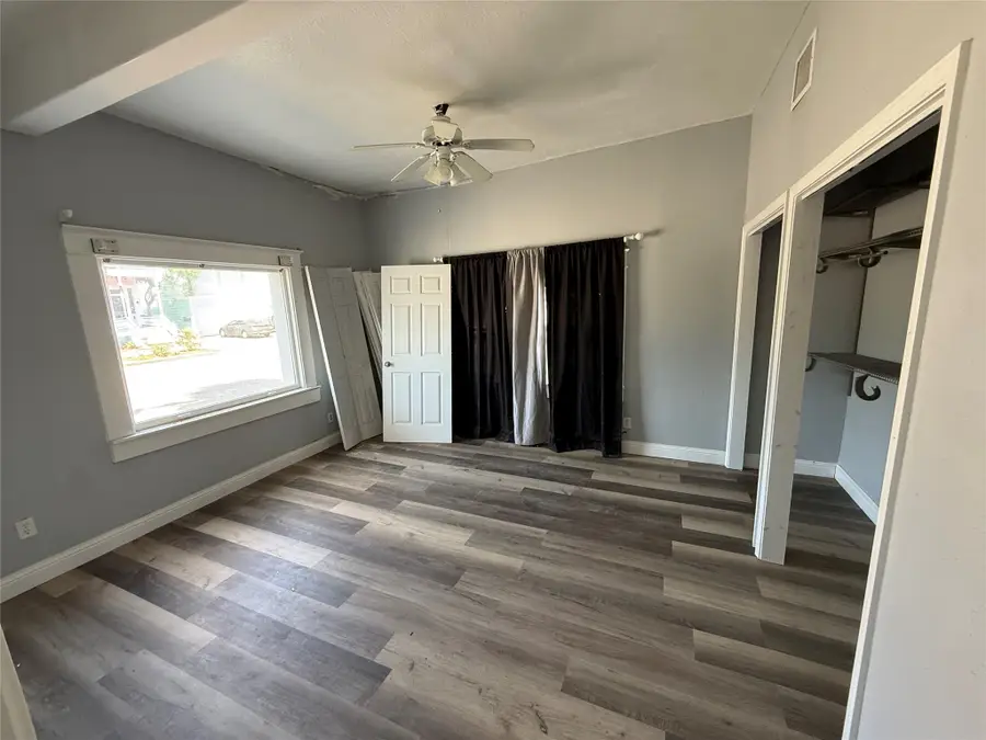 2025 Avenue N 1/2, Galveston, TX 77550 - #3