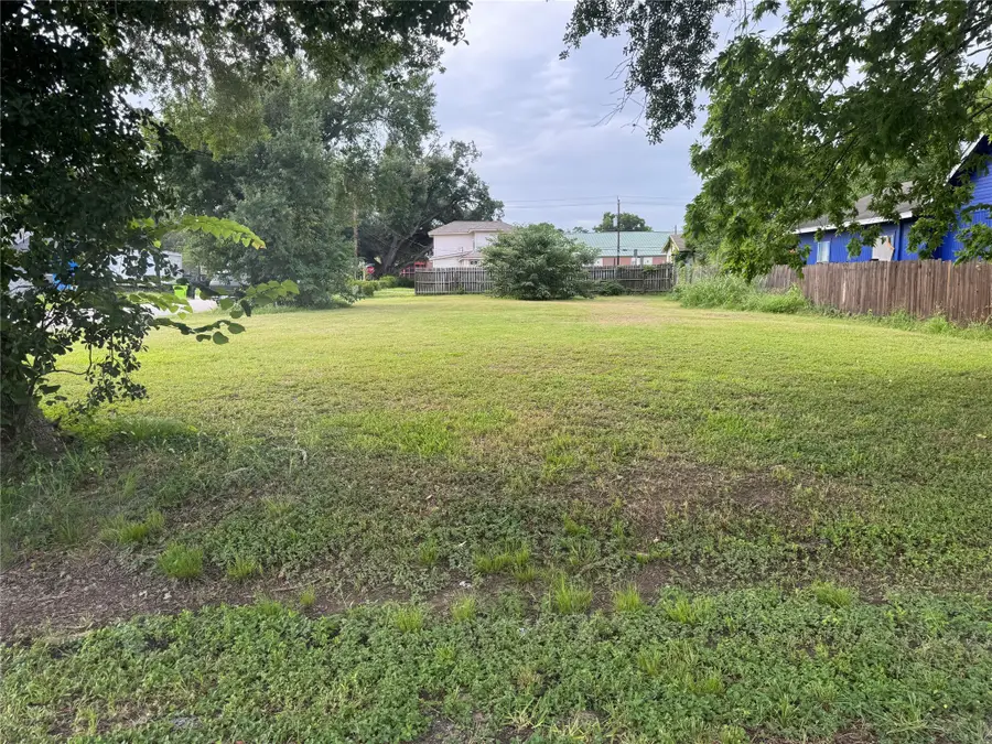 512 and 514 Travis Street, Richmond, TX 77469 - Image #3