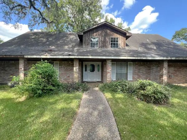 2323 Olympia Drive, West Columbia, TX 77486