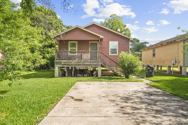 1402 W Phillips St, Alvin, TX 77511
