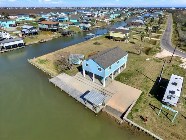 982 County Road 204, Sargent, TX 77414