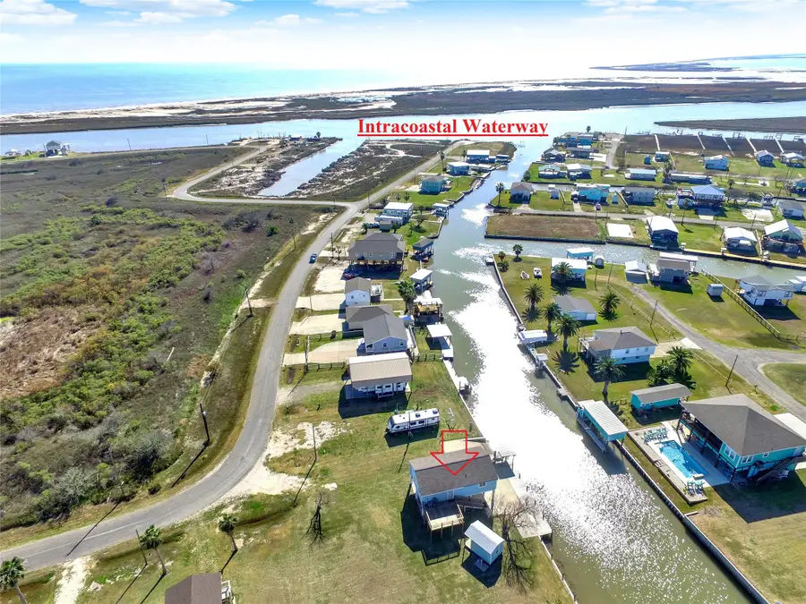 982 County Road 204, Sargent, TX 77414 - #3