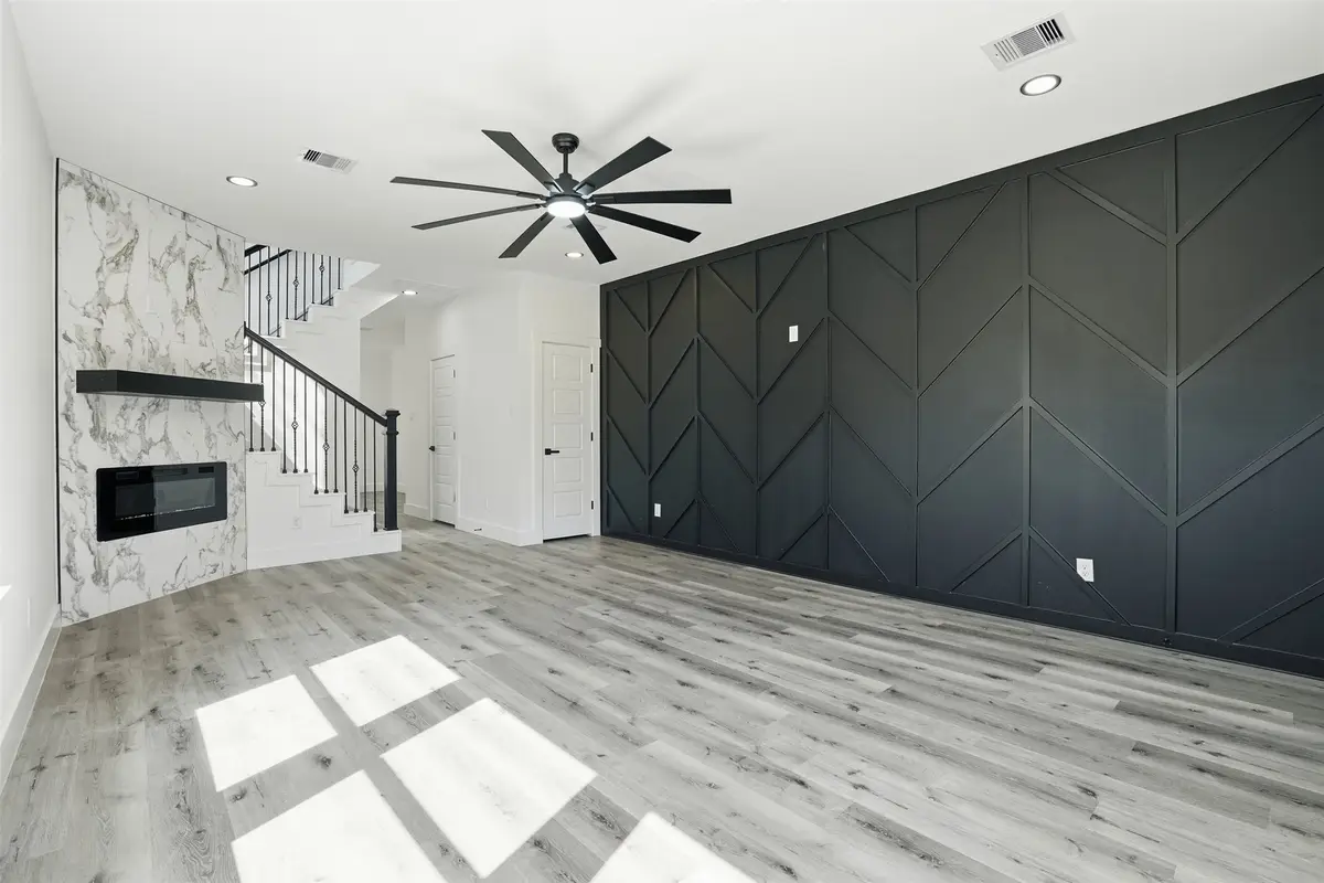 116 S 3rd Street, La Porte, TX 77571 - #1