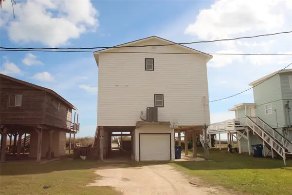 1648 Sandpebble Place, Surfside Beach, TX 77541