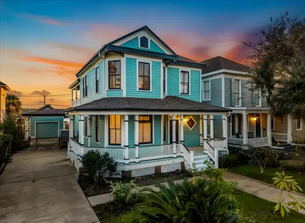 2207 Avenue P, Galveston, TX 77550