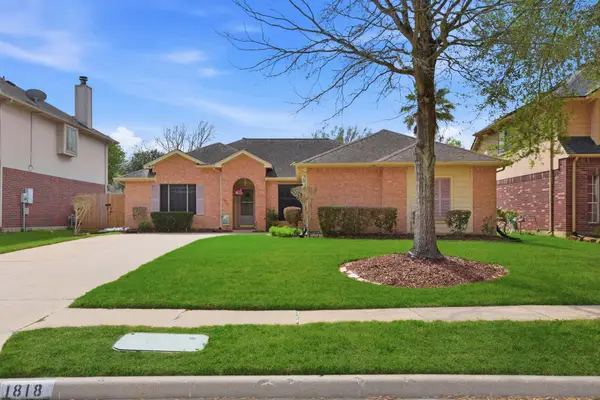 1818 Kemah Oaks Drive, Kemah, TX 77565