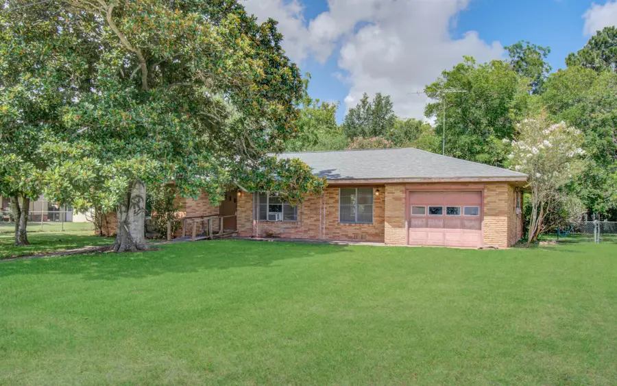 414 Forest Street, Columbus, TX 78934 - #3