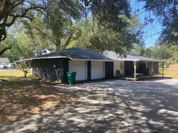 1226 Beagle Road, Orange, TX 77632