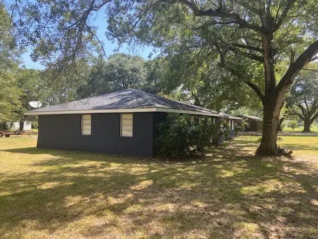 1226 Beagle Road, Orange, TX 77632 - #2