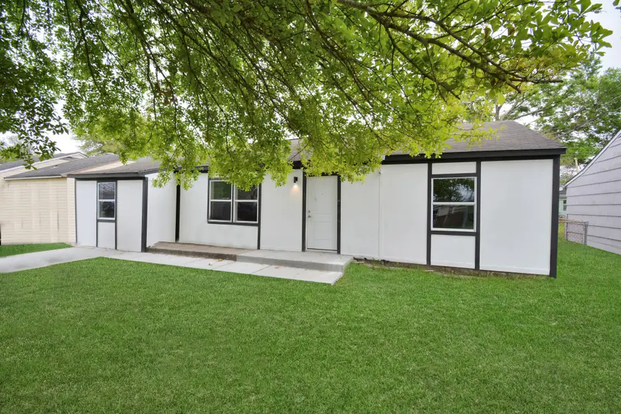 9429 Fairland Drive, Houston, TX 77051 - #2