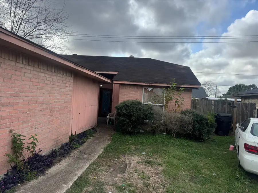 3219 Windy Royal Drive, Houston, TX 77045 - Image #3