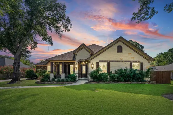 727 Baker Drive, Tomball, TX 77375