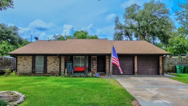 632 Northridge Street, Angleton, TX 77515