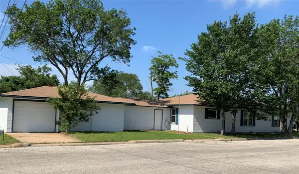 408 S Grimes Street, Giddings, TX 78942