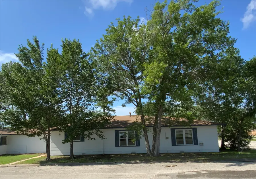 408 S Grimes Street, Giddings, TX 78942 - #3