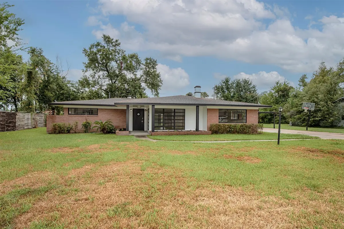 124 Lazy Lane, Baytown, TX 77520 - #1