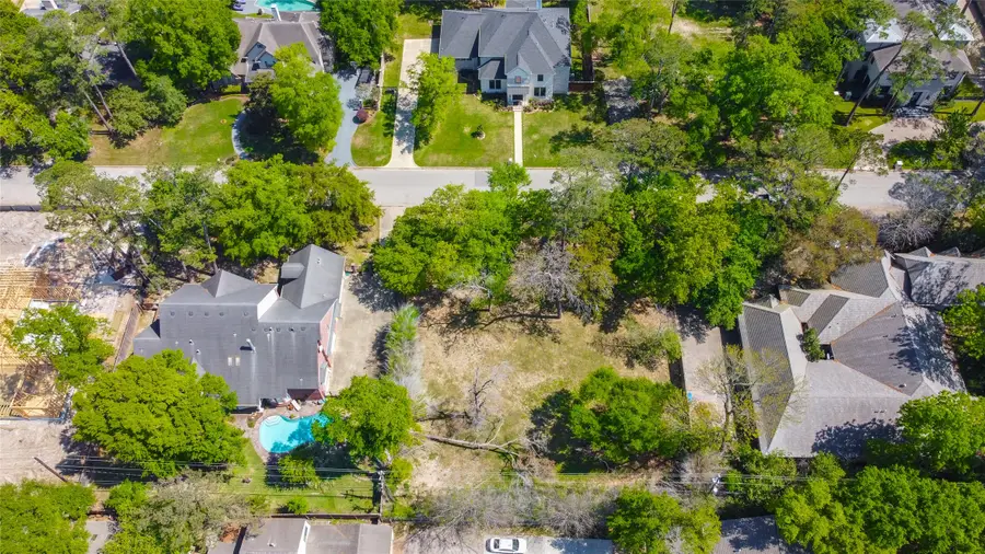 10 Legend Lane, Houston, TX 77024 - Image #3