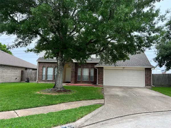 510 Oak Briar Drive, Kemah, TX 77565