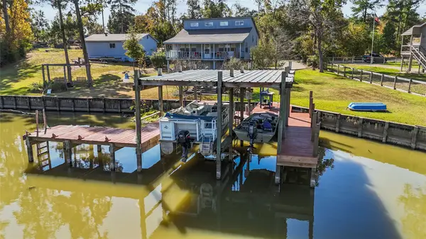 1161 Creeklake Drive, Onalaska, TX 77360