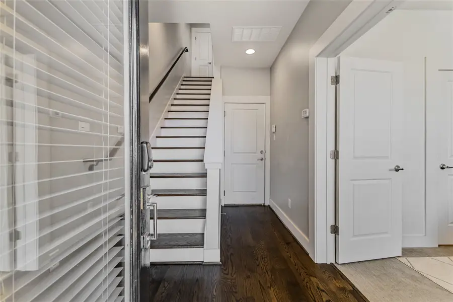 2114 Sabine Street, Houston, TX 77007 - #2