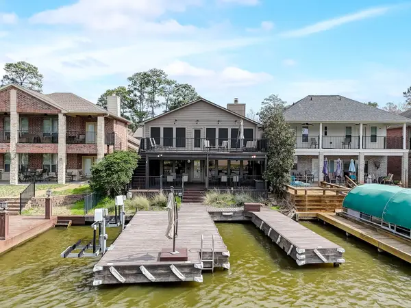 3227 Poe Drive, Montgomery, TX 77356