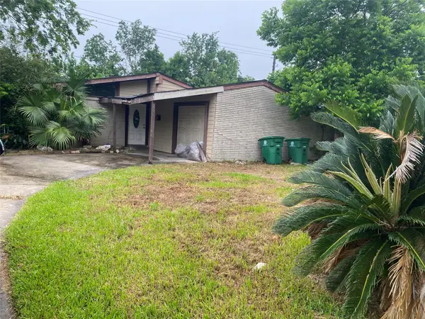 2635 Knotty Oaks Trail, Houston, TX 77045