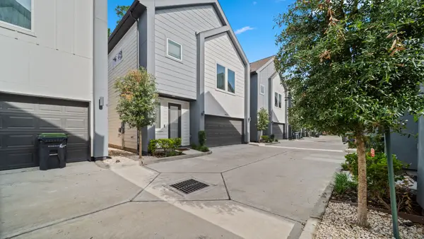 850 Elkhart Street #D/E, Houston, TX 77091