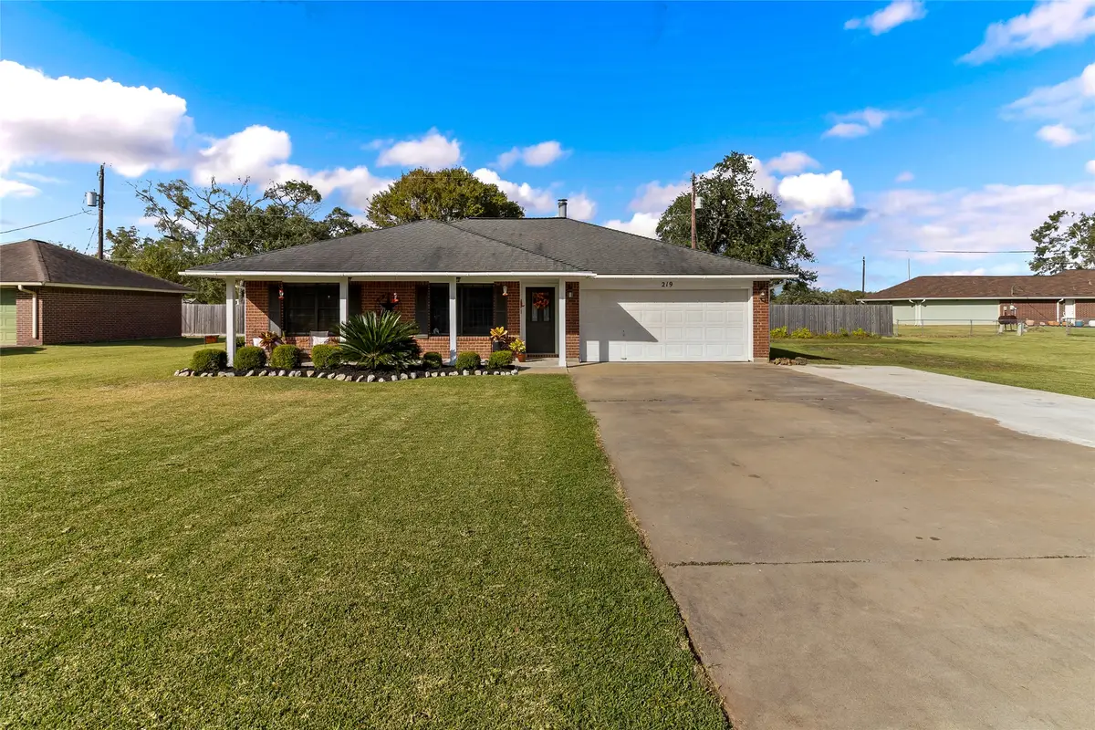 219 Red Oak Circle Circle, Brazoria, TX 77422 - Image #1