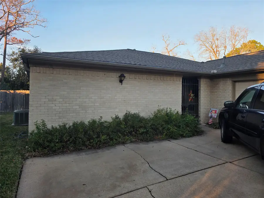 16019 Cavendish Drive, Houston, TX 77059 - Image #3