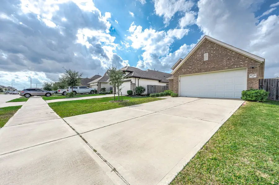 8738 Trenton Landing Lane, Richmond, TX 77407 - Image #2