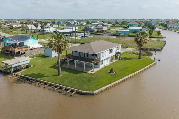 1304 County Road 202, Sargent, TX 77414
