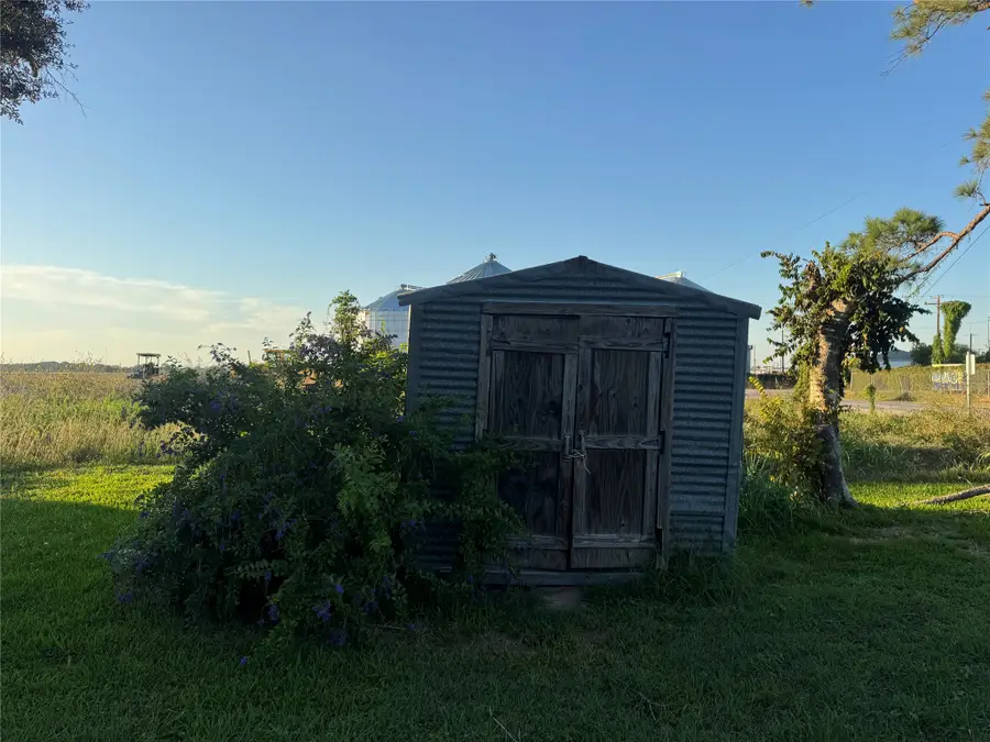 600 Hackberry Street, Louise, TX 77455 - #2