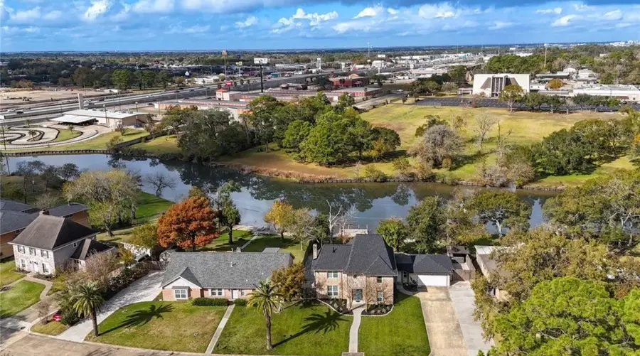 303 Old Bayou Drive, Dickinson, TX 77539 - #3