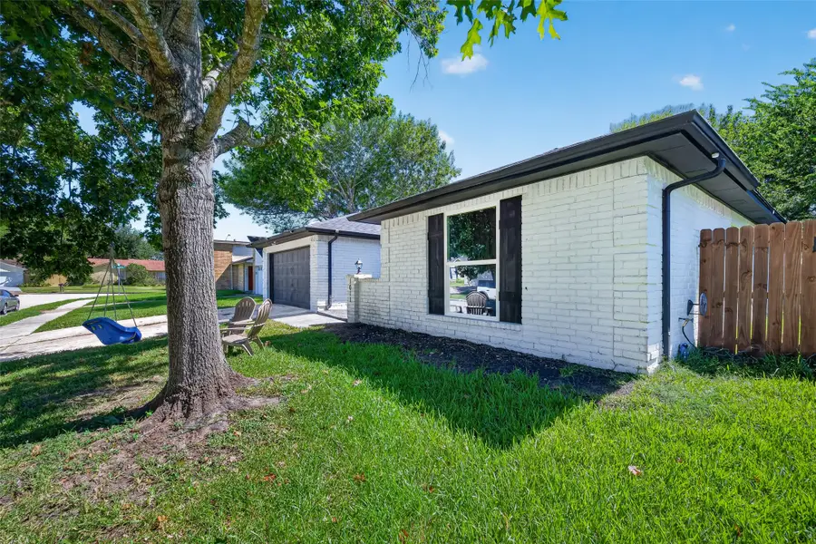 1011 Kensington Drive, Pearland, TX 77584 - #3