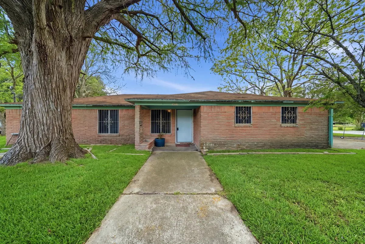 3002 Carolyn Street, Bacliff, TX 77518 - #1