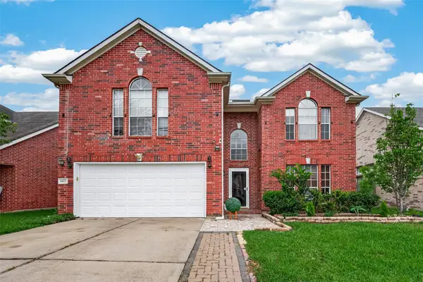 6922 Leaders Crossing Drive, Houston, TX 77072