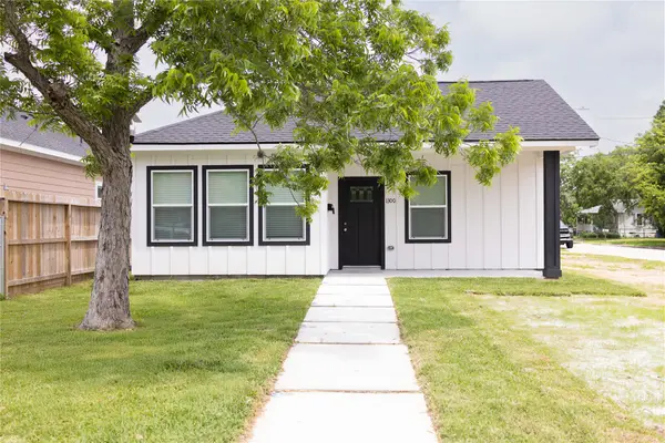 1300 Edison Avenue, Baytown, TX 77520