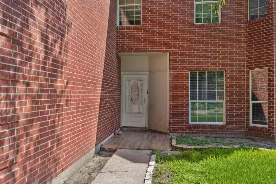 12326 Kings Chase Drive, Houston, TX 77044 - Image #2